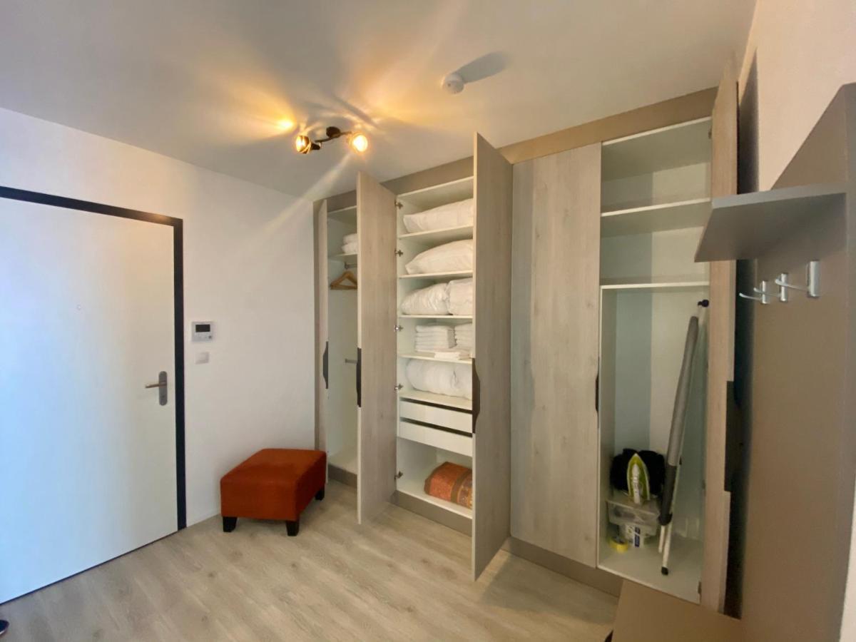 Seven Days Smichov Apartment Prague Ngoại thất bức ảnh