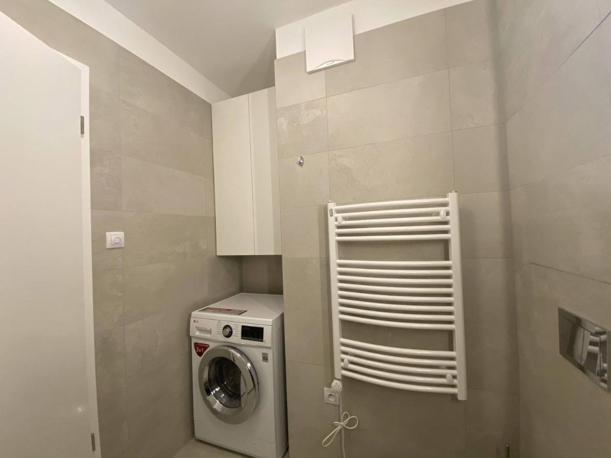 Seven Days Smichov Apartment Prague Ngoại thất bức ảnh